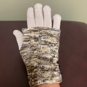 Brown knit gloves